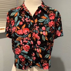 Forever 21 Cropped tropical button up